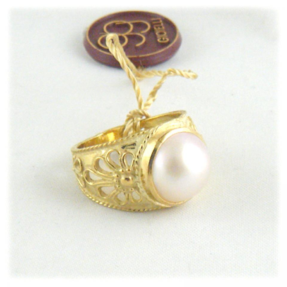 Anello in oro giallo 18kt. e perla mabè
