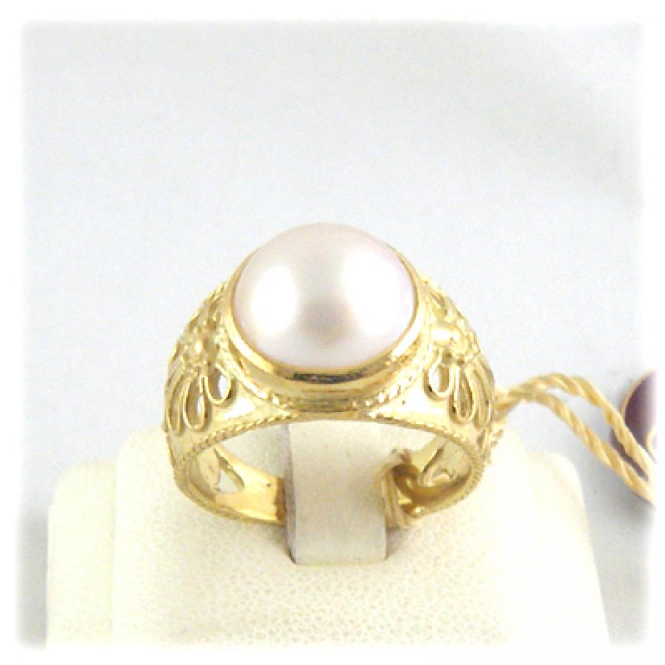 Anello in oro giallo 18kt. e perla mabè