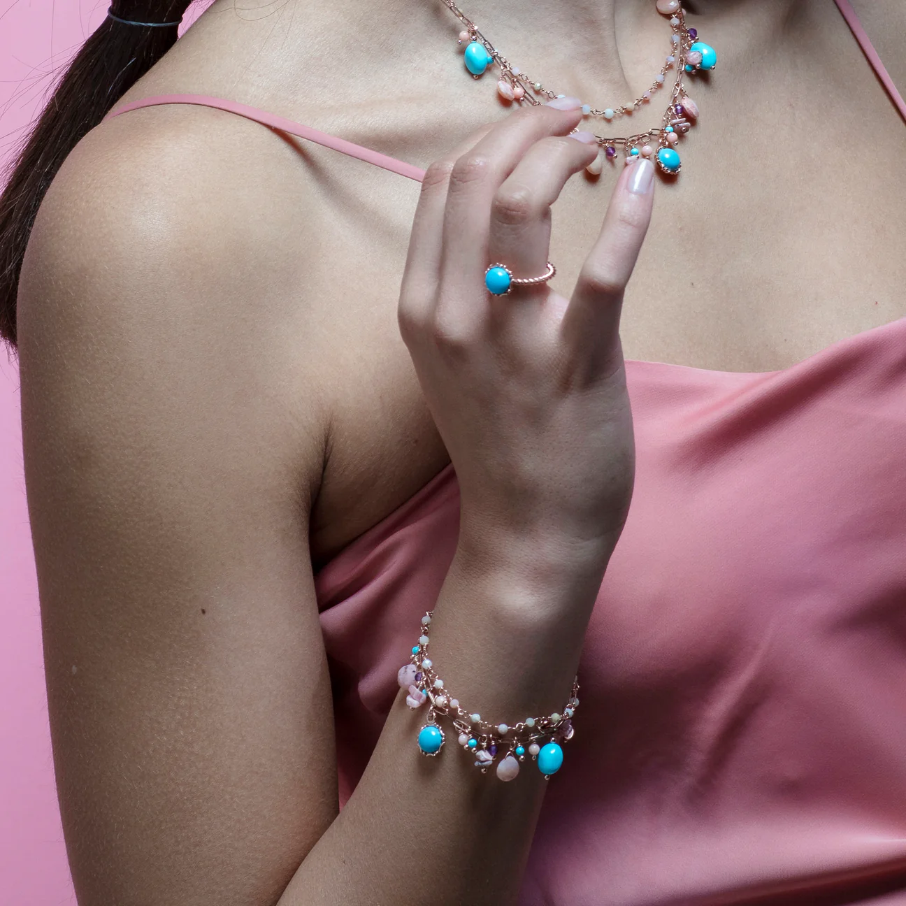 bracciale ishwara a doppio filo con opale rosa e turchese