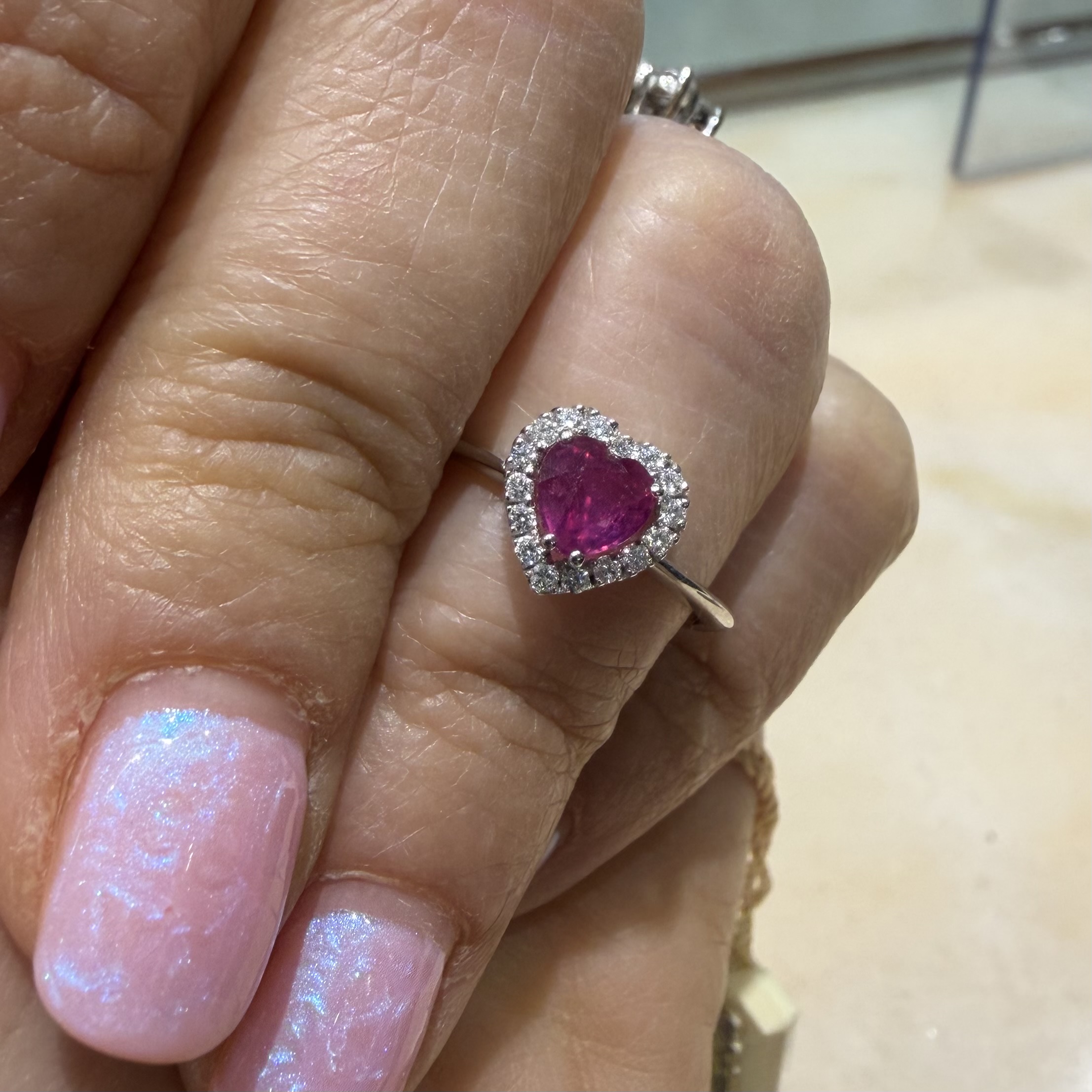 Anello Bibigì cuore rubino e diamanti in oro 18kt.