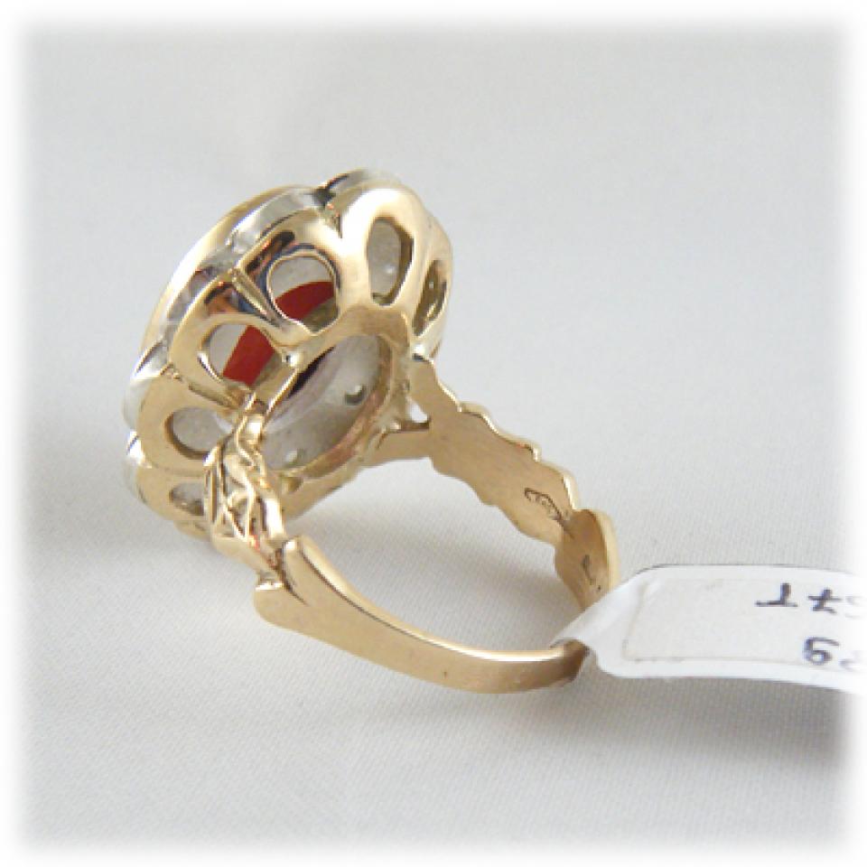 Anello stile antico in oro giallo 575, argento 800 e Corallo