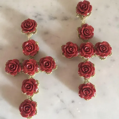 ORECCHINI IN PIZZO CHIACCHIERINO SICILIANO ORIGINALE , ROSE IN PASTA DI CORALLO